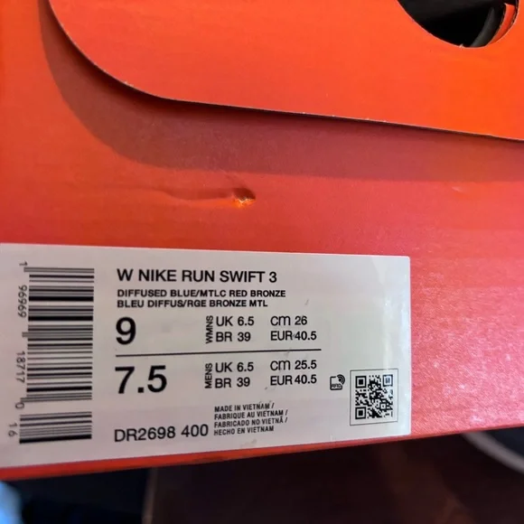 Nike Run Swift 3 Blue and Black Sneakers with Bronze Swoosh Women’s 9 - Picture 6 of 6